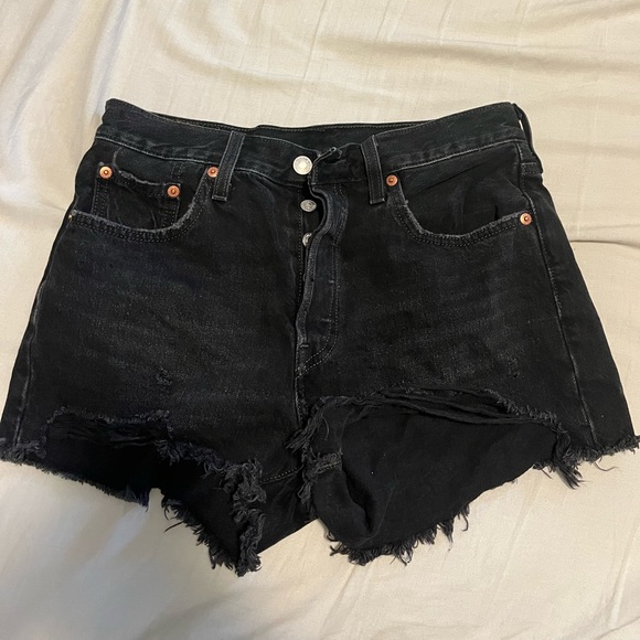 Levi’s shorts - Picture 2 of 2